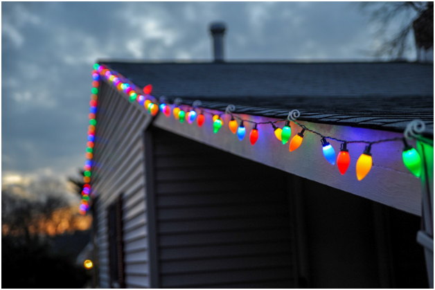 Ideas to Light up Your Outdoors This Christmas