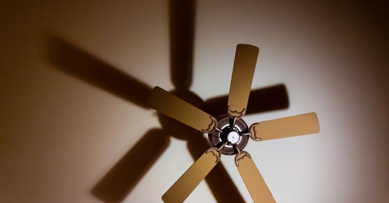 4 Signs You Need a New Ceiling Fan