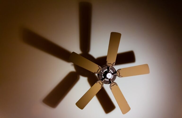 4 Signs You Need a New Ceiling Fan